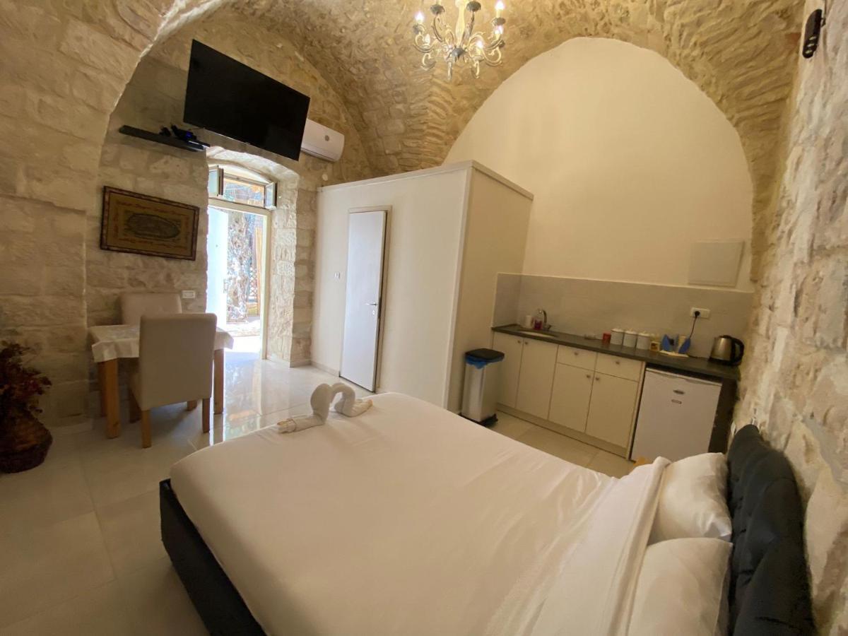 Mendy'S Accommodation Safed Exterior photo