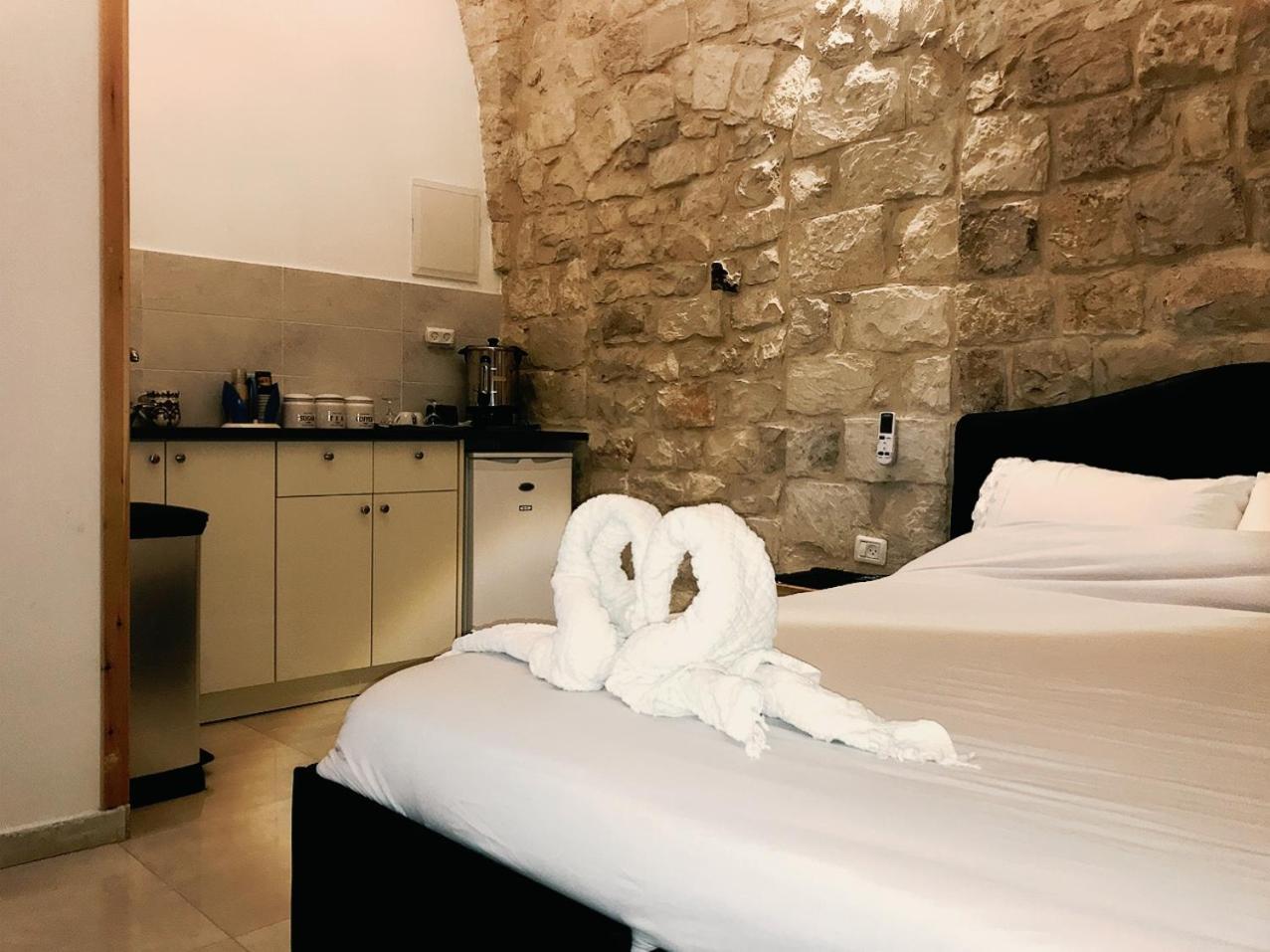 Mendy'S Accommodation Safed Exterior photo